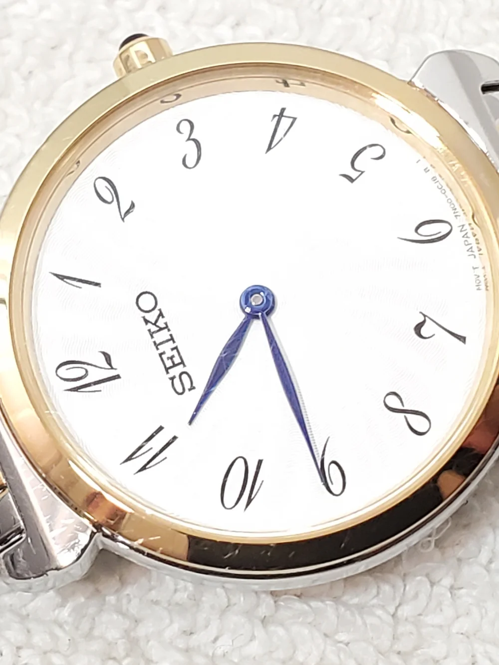 Vintage Seiko Stainless Steel White Dial Gold Tone Women's Quartz Watch WR 50M
